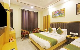 Hotel Aman Imperial Just A Minute Away From New Delhi Railway Station And Connaught Place