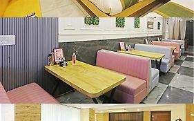 Hotel Aman Imperial Just A Minute Away From New Delhi Railway Station And Connaught Place